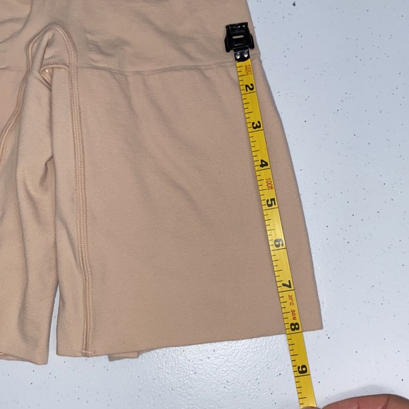 Spanx Women’s Beige Tummy Control Shorts Size Medium Shape Wear - Picture 8 of 11